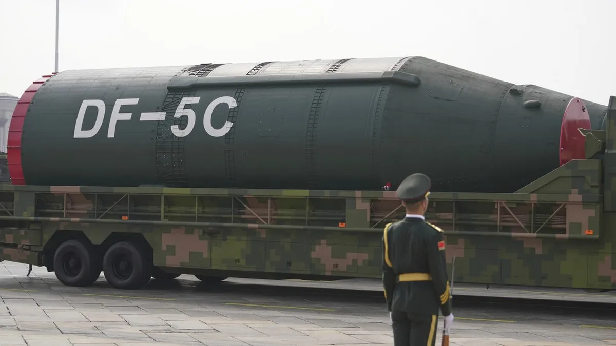 China desvela su "arma total": El misil DF-5C con capacidad de ataque global