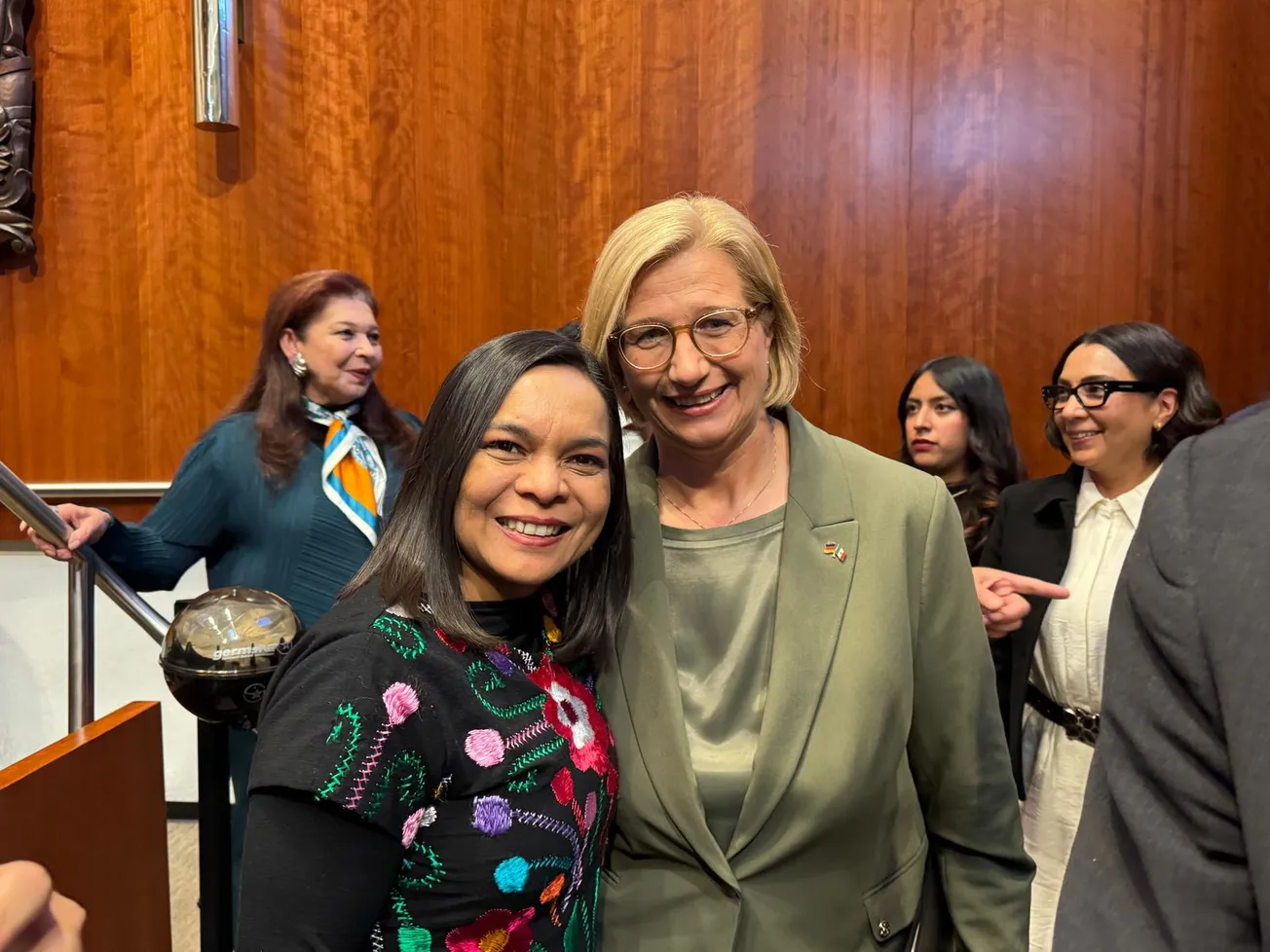 Beatriz Mojica gestionará con Alemania proyecto de energías limpias en Guerrero