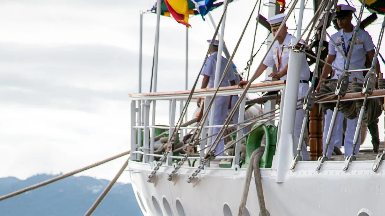 Tras 18 años, regresa a Acapulco el Buque Escuela ARC Gloria de Colombia