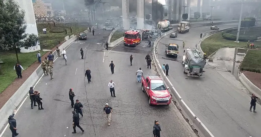 Reportan primer fallecido por explosión de pipa en puente de La Concordia, CDMX