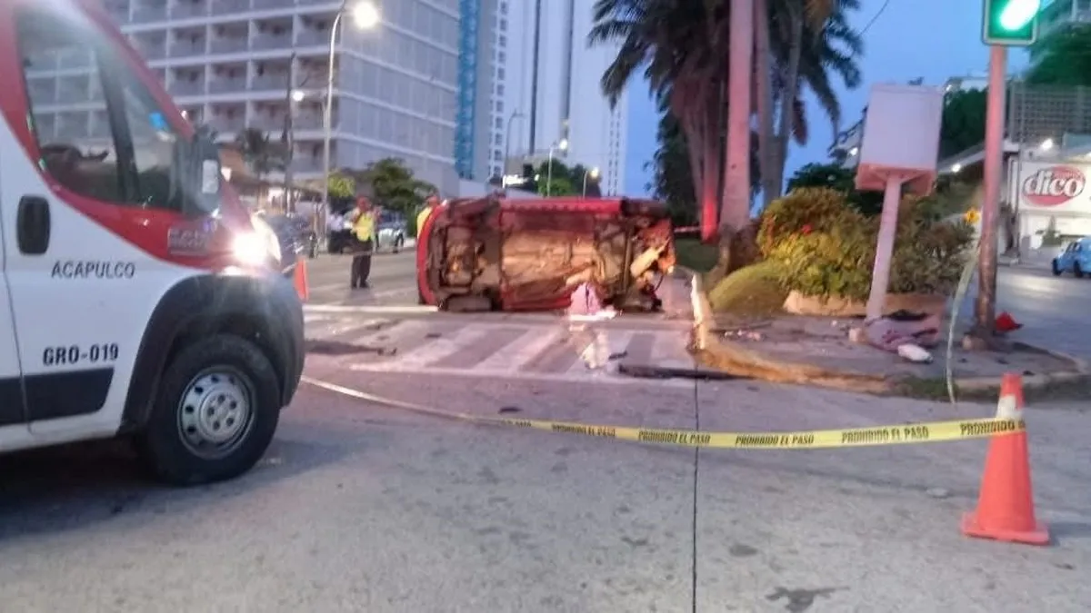 Accidente en la Costera de Acapulco deja una mujer sin vida