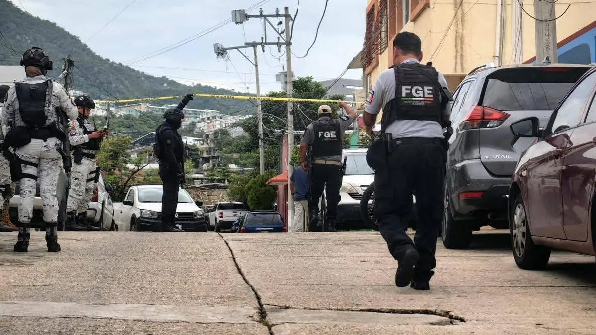 Abandonan vehículo con cuerpo dentro en la colonia Progreso de Acapulco
