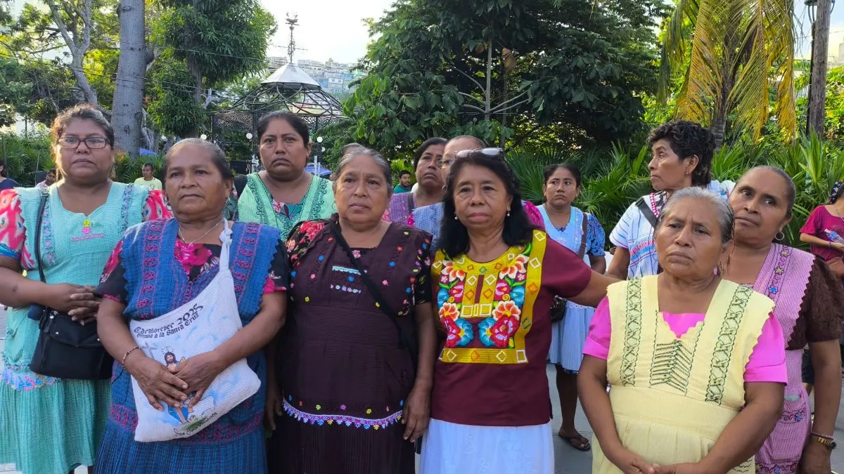 Denuncian autoridades discriminación hacia mujeres indígenas en Acapulco