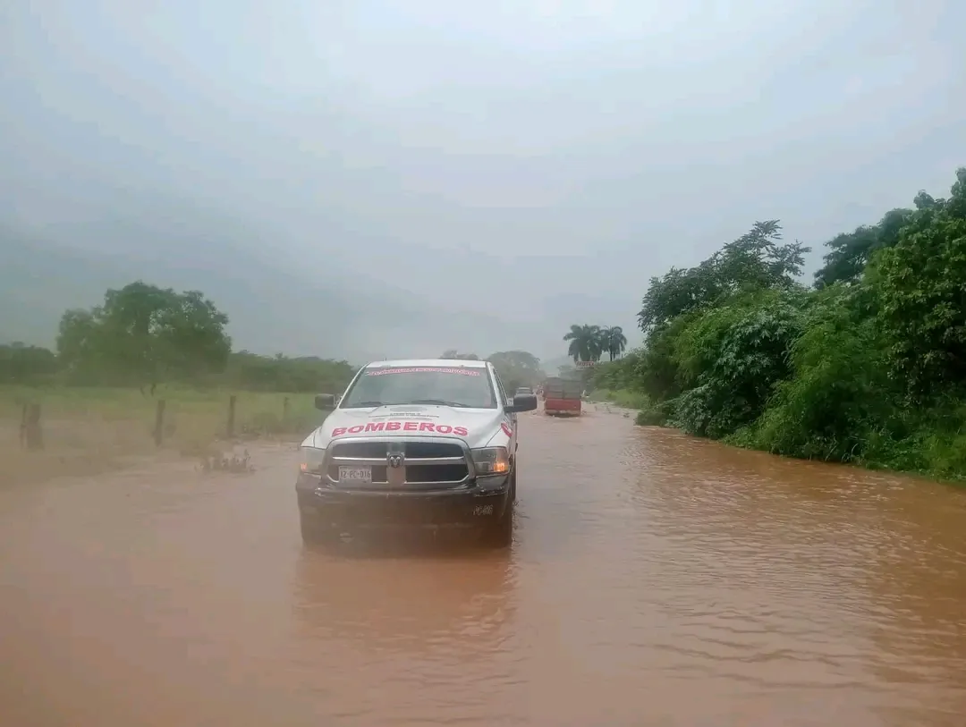 Suspenden clases en Acapulco y Costa Grande por tormenta Raymond