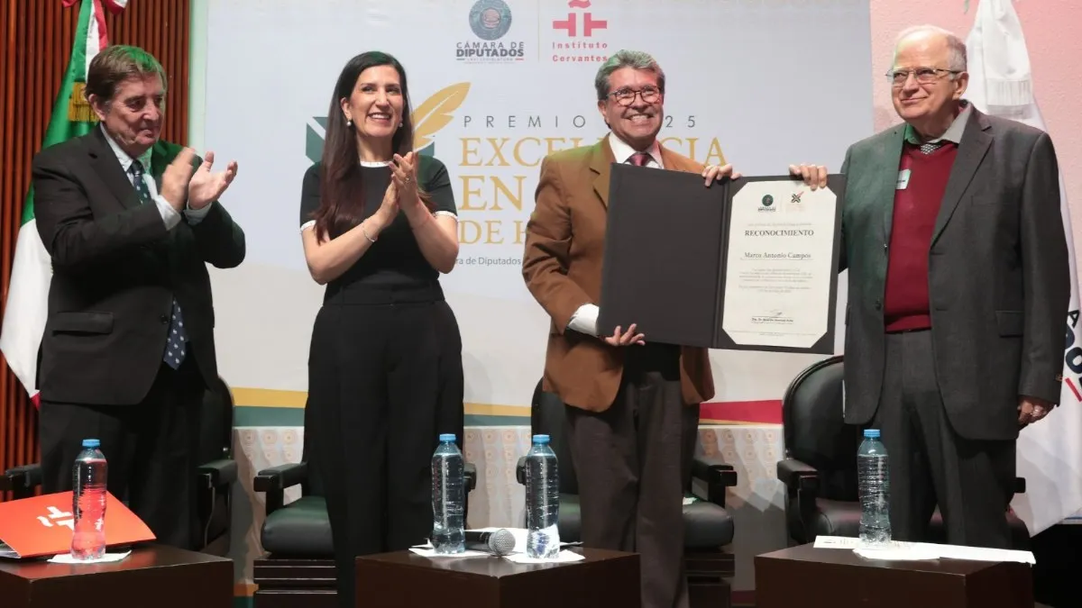 Monreal convierte homenaje al poeta Marco Antonio Campos en plataforma política