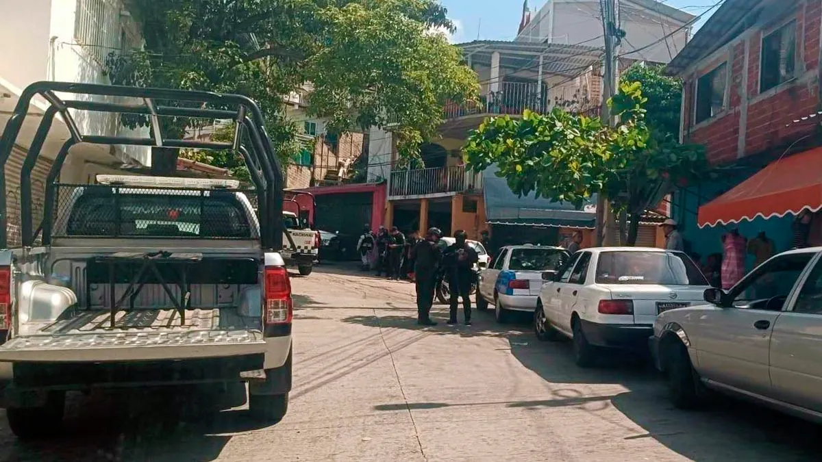Ejecutan a uno y mujer muere de paro cardíaco tras ataque en Acapulco