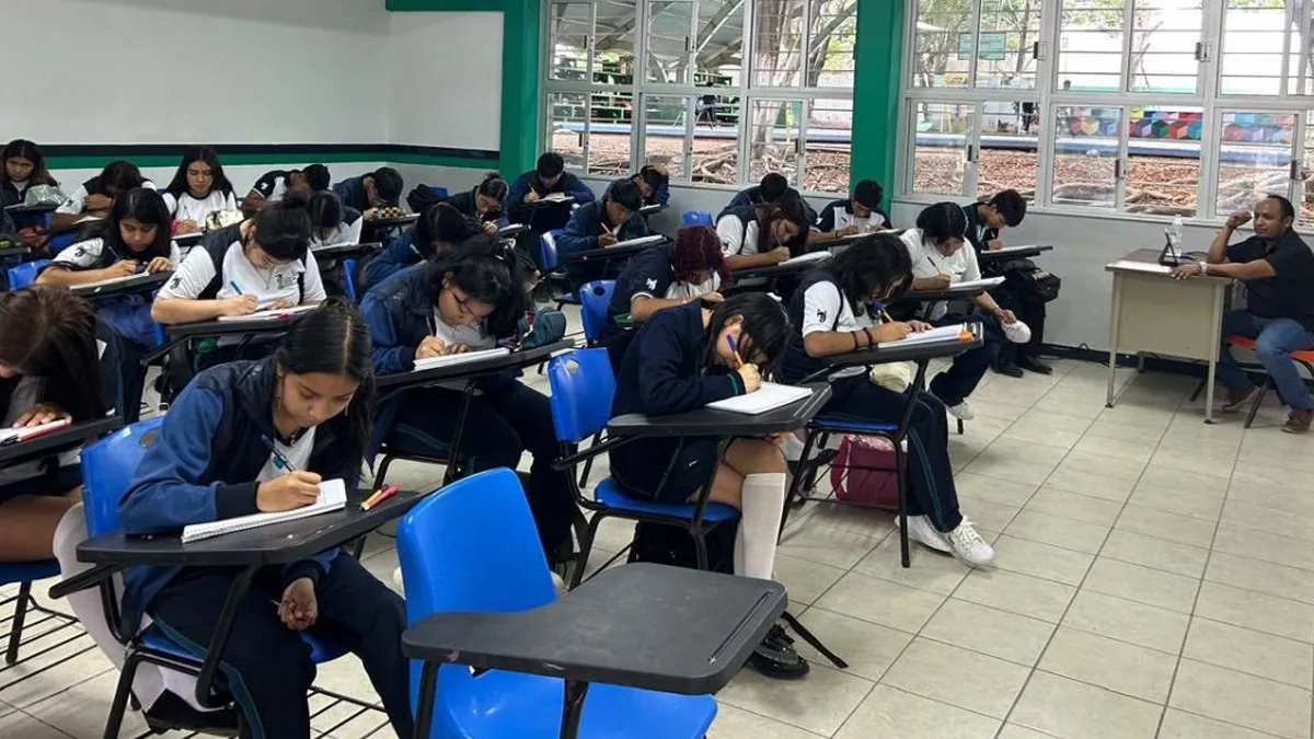 ¿Están prohibidos los celulares en las escuelas de Guerrero?
