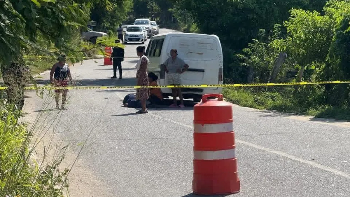 Ejecutan a urvanero de Marquelia sobre la carretera a la Barra de Tecoanapa
