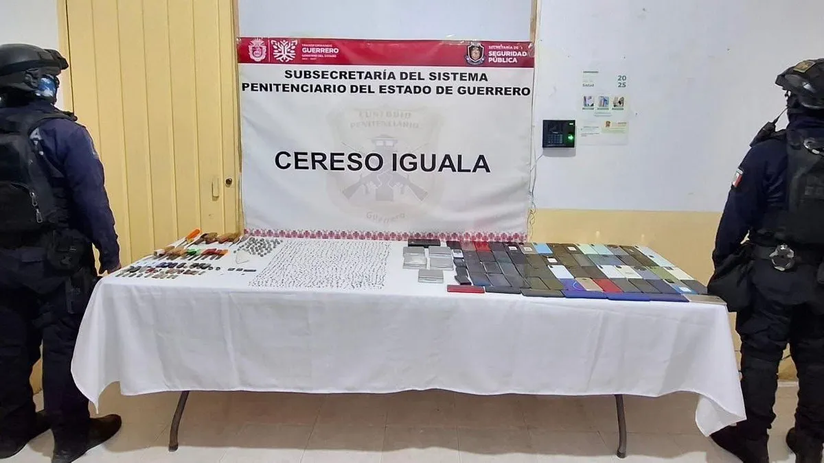 Hallan casi mil 400 dosis de heroína dentro del CERESO de Iguala