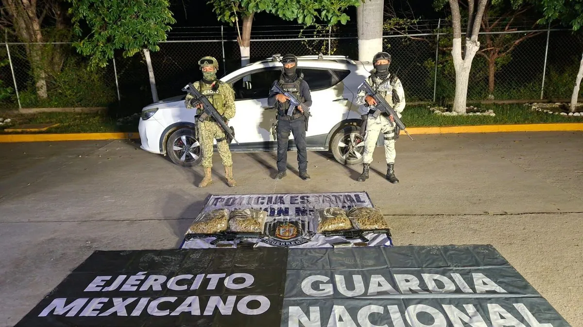 Aseguran armas, droga y vehículo con reporte de robo durante operativo en Iguala