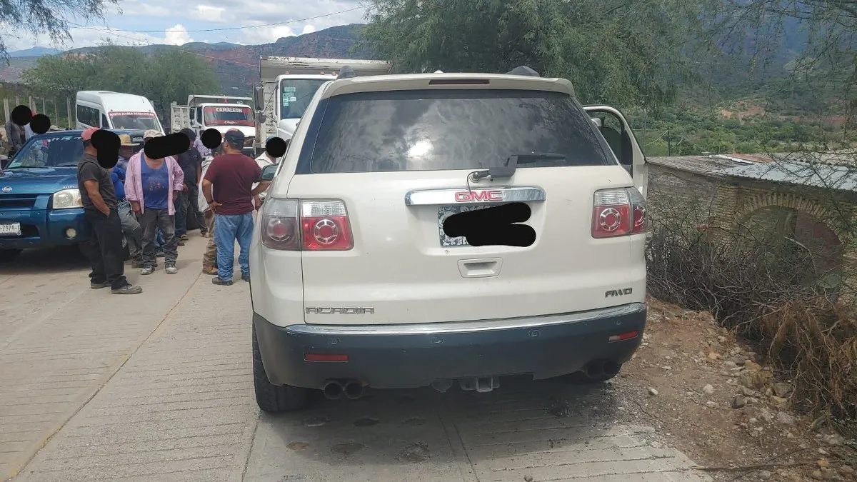 Linchan e incineran a cinco presuntos extorsionadores en Santa María Texcatitlán, Oaxaca