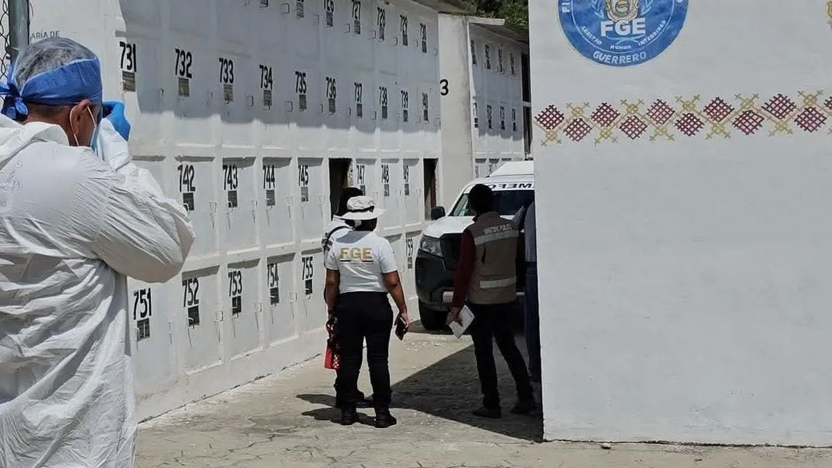Sepultan a 24 abatidos de enfrentamiento en Tecpan, Guerrero; entre ellos migrantes centroamericanos