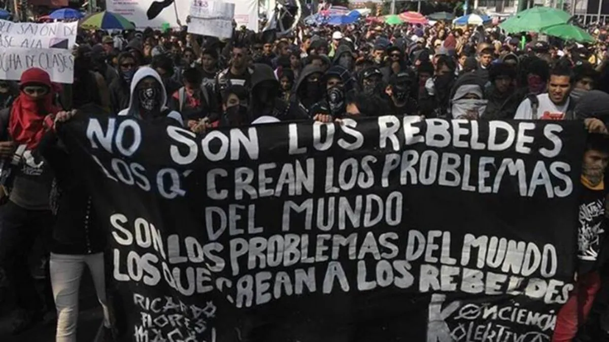 Anarquistas a modo: cómo el gobierno fabrica, tolera y usa al ‘bloque negro’ para controlar la protesta social