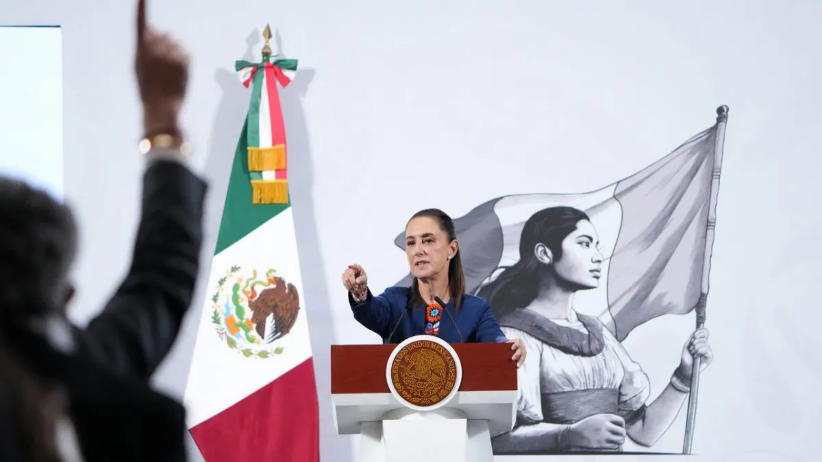 Del “abrazamos a los jóvenes” al cerco metálico: Sheinbaum niega represión 'Generación Z'