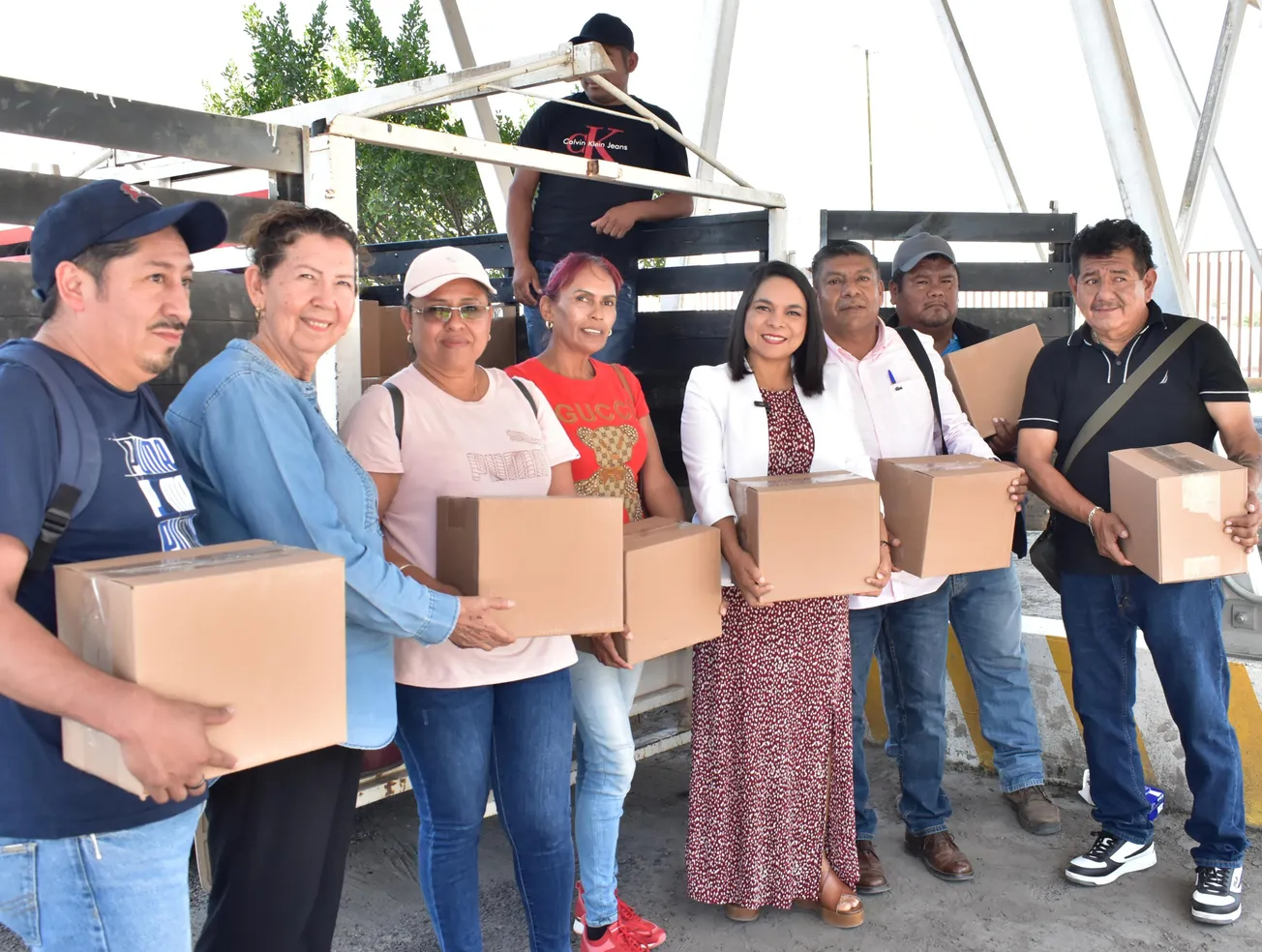 Beatriz Mojica exige incluir a niñas y niños de albergues en becas federales