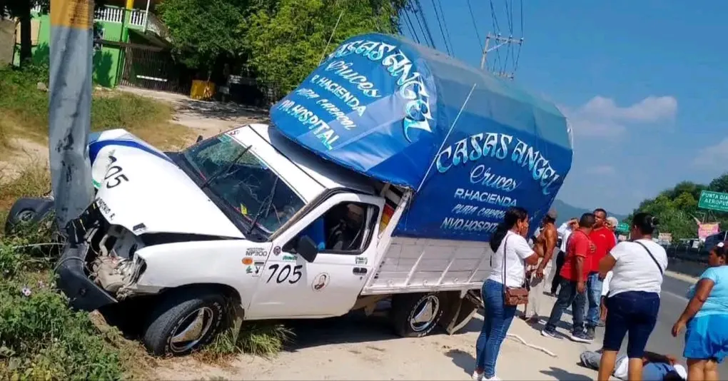 Mueren dos en choque entre camión de basura de Fonatur y camioneta pasajera en la México–Acapulco