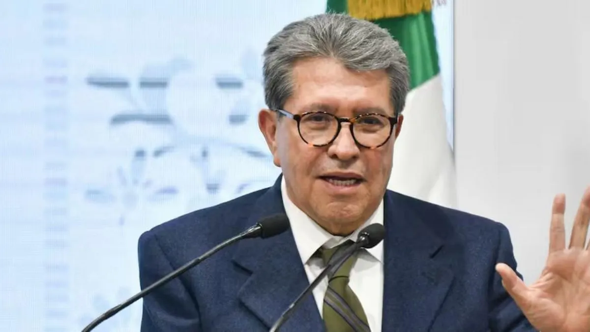 Monreal maniobra para enfriar la reforma de la revocación; busca ganar tiempo ante tensiones en Morena y el Congreso