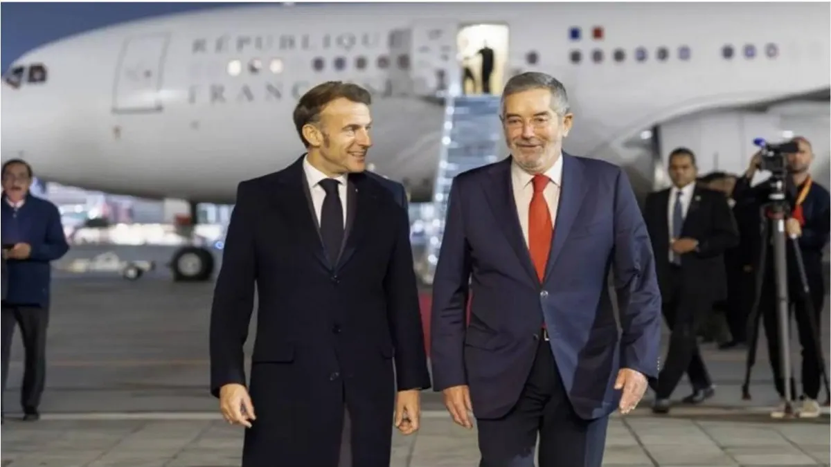 Emmanuel Macron llega a México para reunirse con Claudia Sheinbaum en Palacio Nacional