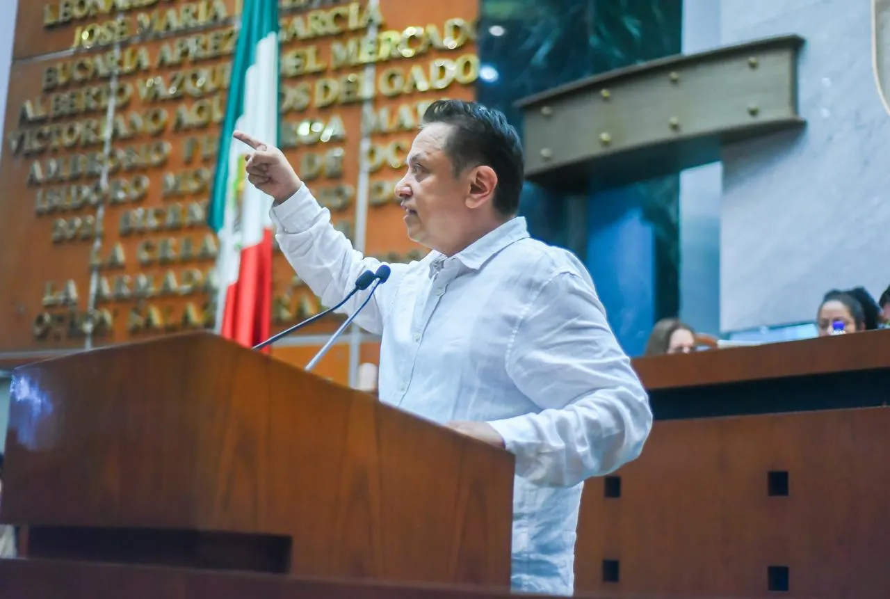 Pablo Amílcar propone incluir los natalicios de Lucio Cabañas y Genaro Vázquez en el calendario cívico de Guerrero