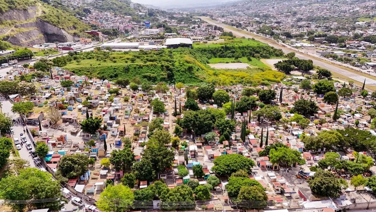 Más de 80 mil personas visitan panteones de Chilpancingo sin incidentes