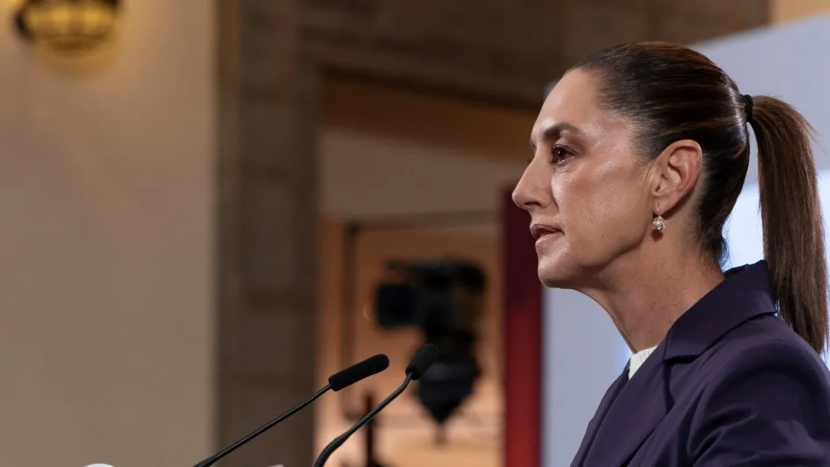 Presidenta respalda a la viuda de Carlos Manzo y denuncia revictimización por videos del acoso que sufrió