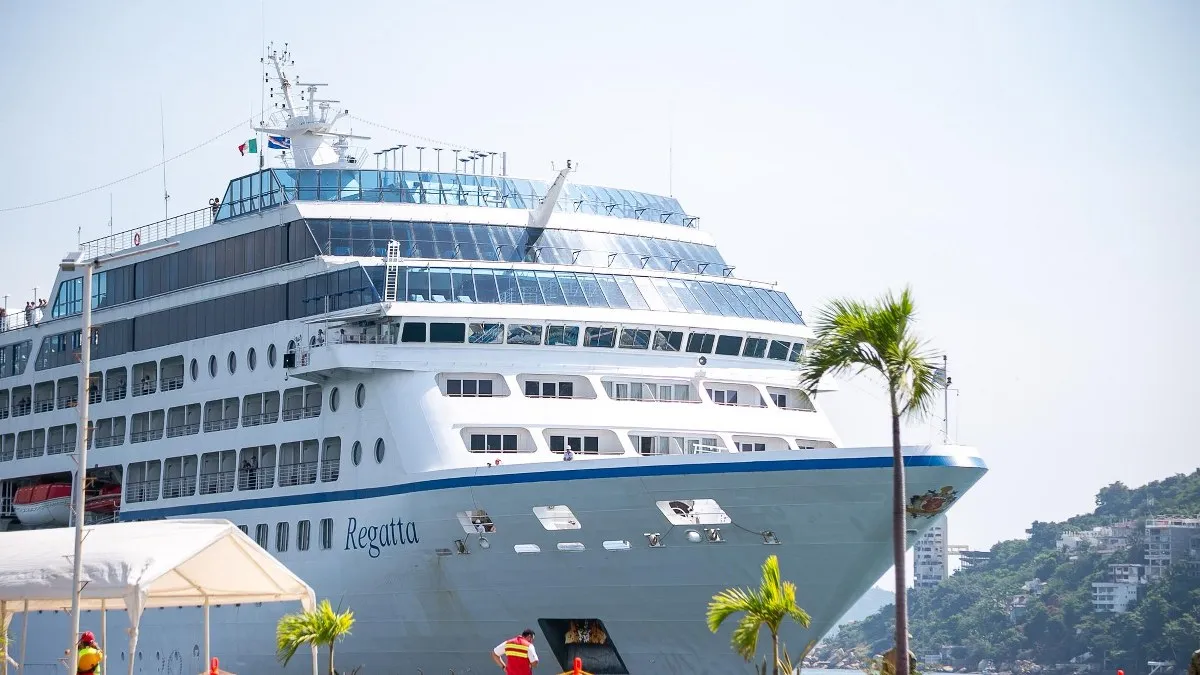 Arriba a Acapulco el crucero MS Regatta con más de 900 personas a bordo