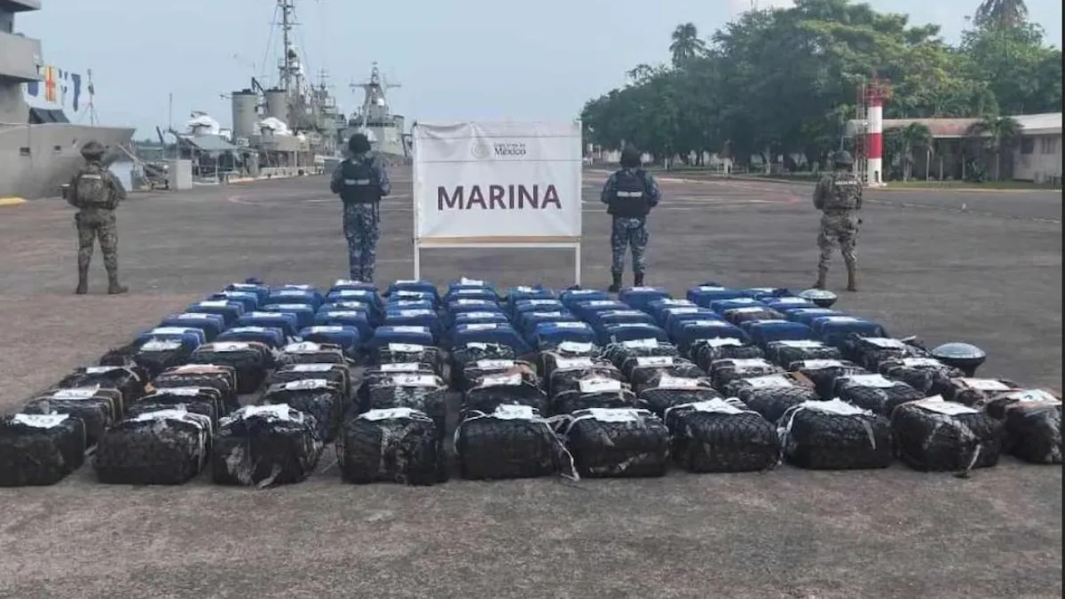 Incautan 87 bultos con 2.5 toneladas de cocaína en las costas de Michoacán