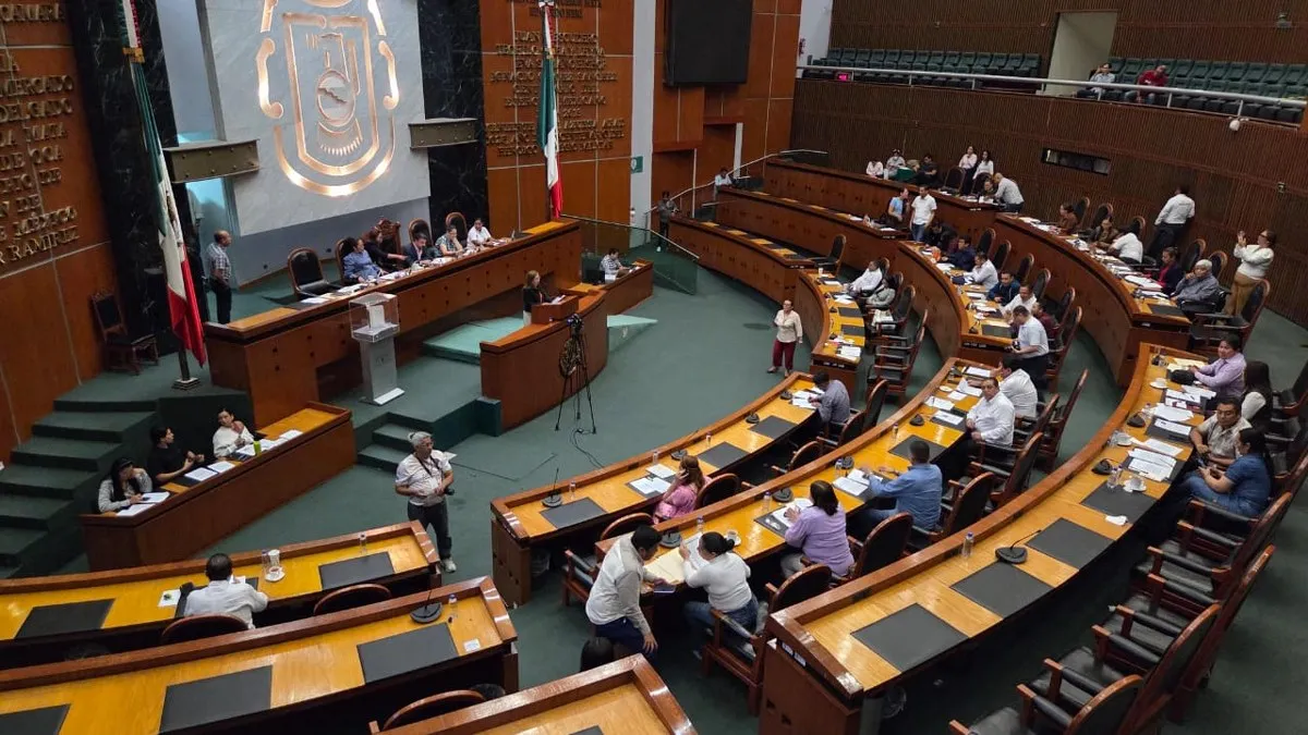 Diputada del PT arremete contra periodistas en pleno Congreso de Guerrero