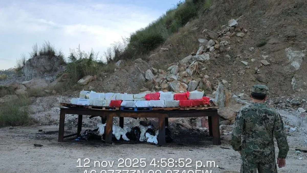 Marina incinera más de tonelada y media de cocaína en Acapulco