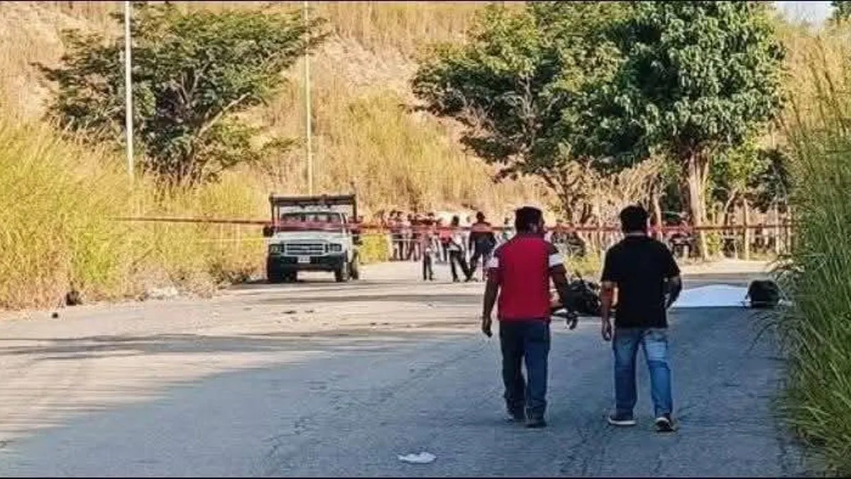 Mueren dos hermanos estudiantes en accidente de moto en Ometepec