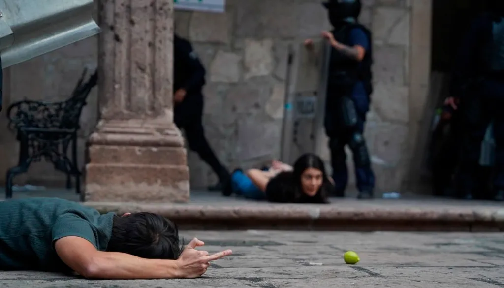 Incendian Palacio de Gobierno en Morelia tras asesinato del alcalde de Uruapan