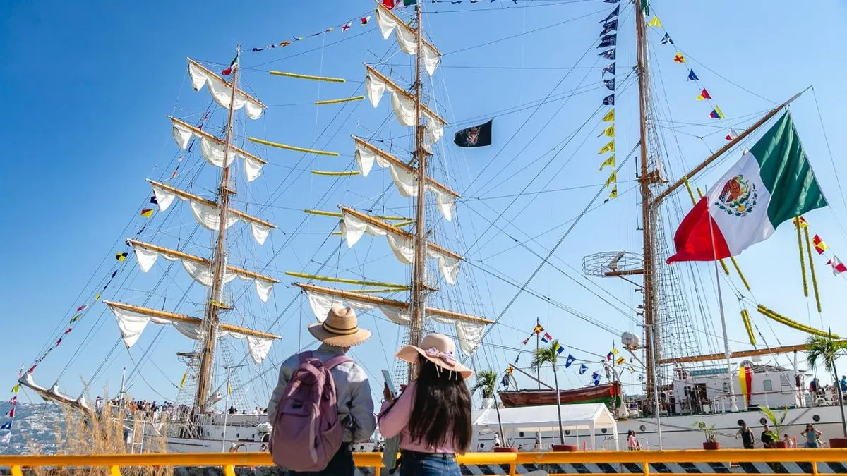 El Buque Escuela Cuauhtémoc abre sus puertas al público en Acapulco