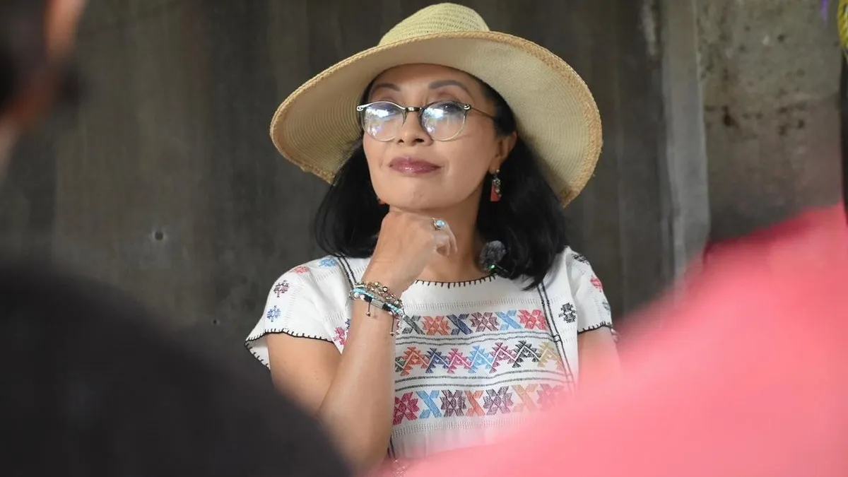 Félix Salgado y Beatriz Mojica felicitan a Esthela Damián por su llegada a la Consejería Jurídica