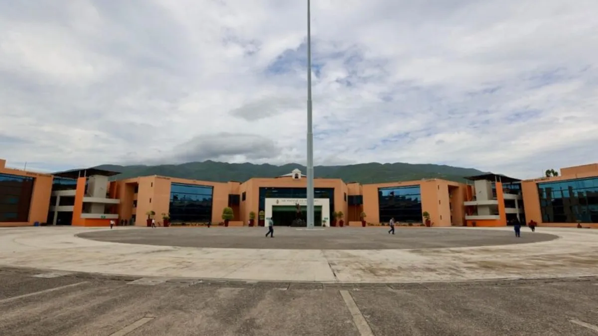 Gobierno de Guerrero ofrece disculpas por homenaje a Figueroa y destituye a titular de Cultura