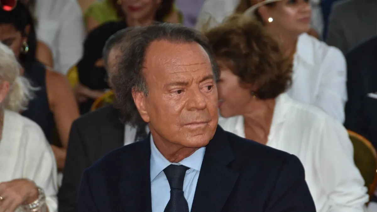 Julio Iglesias esquiva investigación en España por denuncias en el extranjero