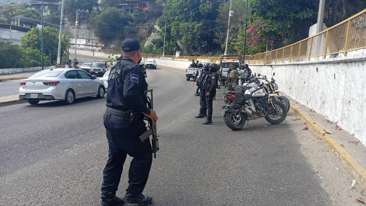 Detienen a dos tras ataque armado contra taxista en Acapulco