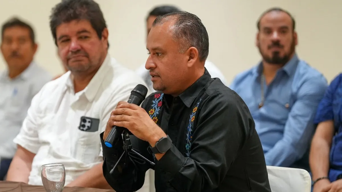 Empresarios reconocen a Abelina López por temporada vacacional en Acapulco