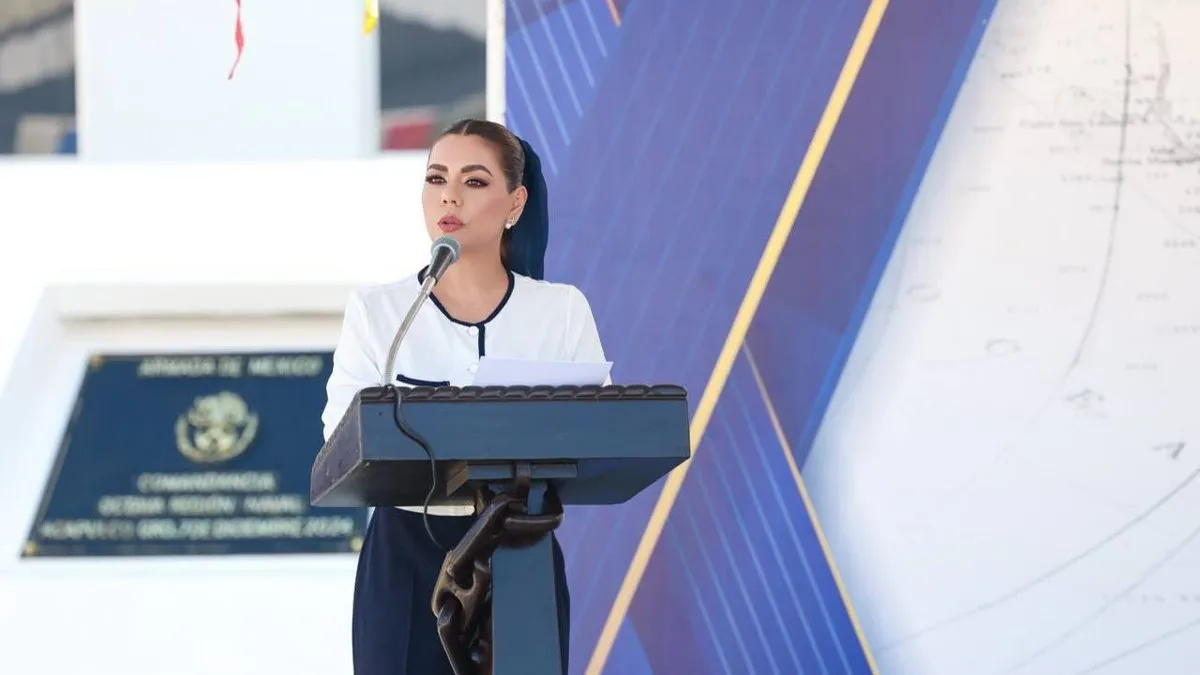 Asiste Evelyn Salgado a toma de posesión de Martín Barney al frente de la Octava Región Naval