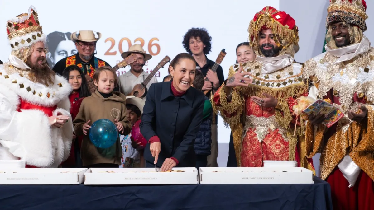 Niños toman 'La Mañanera' por Día de Reyes y ponen a Sheinbaum en aprietos: “¿Por qué quitaste los dulces?”