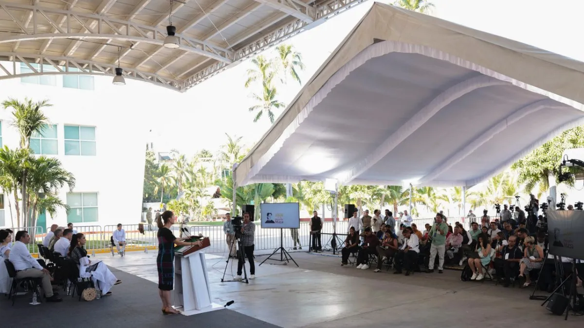 Tras los huracanes, Guerrero recibirá 4,500 mdp para carreteras y rescate de Acapulco