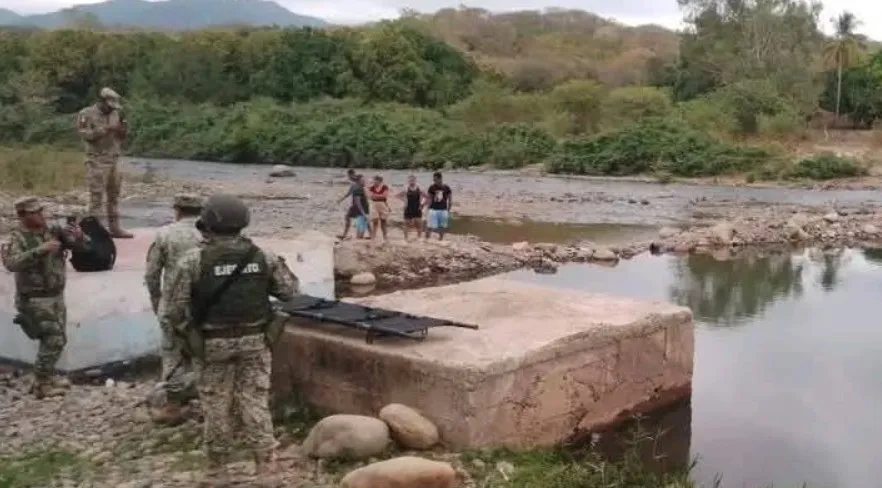 Muere elemento del Ejército en el río de Petatlán, Guerrero