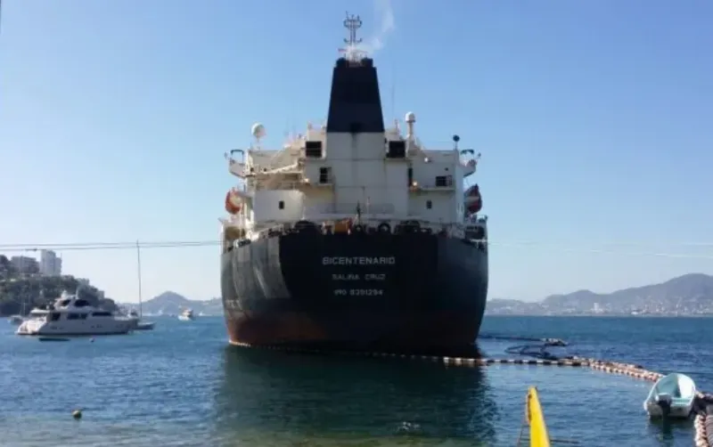 Estados Unidos permitirá a México seguir enviando petróleo a Cuba