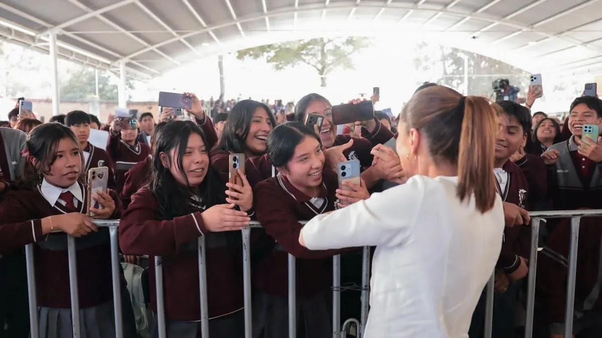 Sheinbaum cierra la puerta a cambios en libros de texto y anuncia incorporación de mujeres en la narrativa histórica