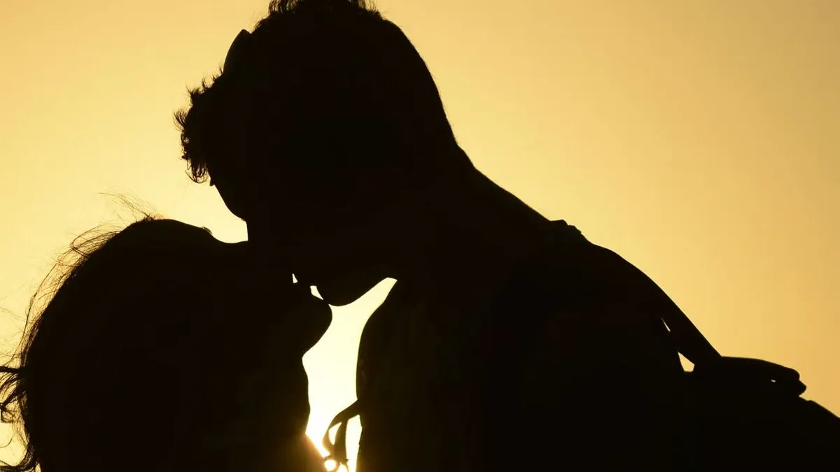 ¿Por qué besamos? Científicos rastrean el origen del beso