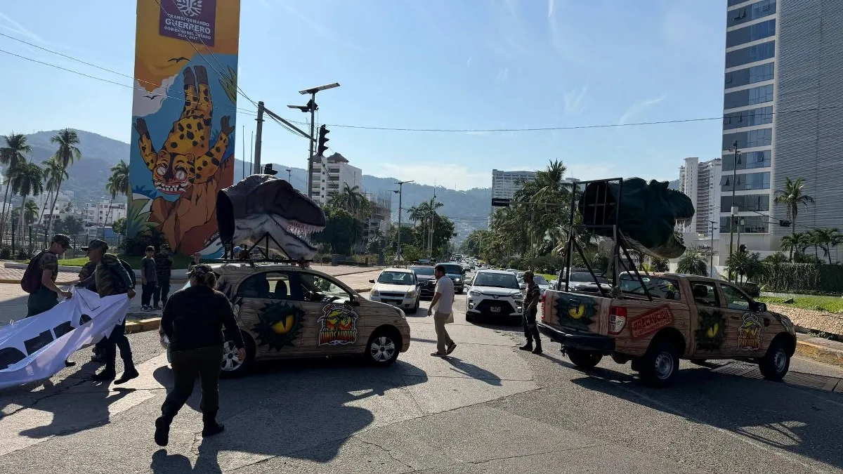 Fonatur cancela espectáculo de dinosaurios en Acapulco y trabajadores cierran la Costera