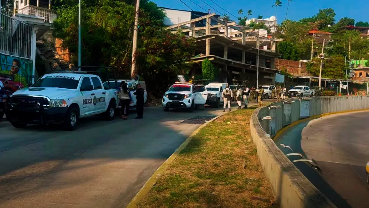 Hallan cuerpo en canal de la colonia Garita de Acapulco