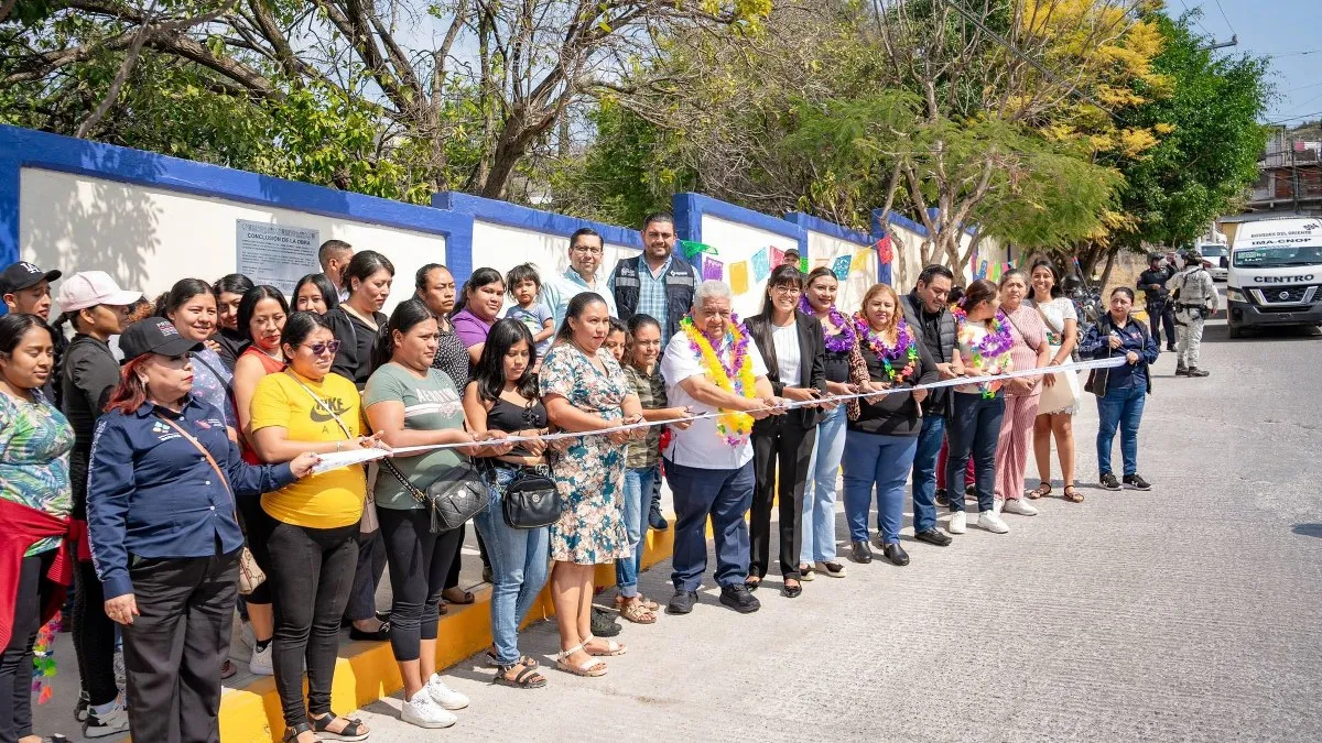 Ayuntamiento de Chilpancingo entrega primera etapa de barda en kínder