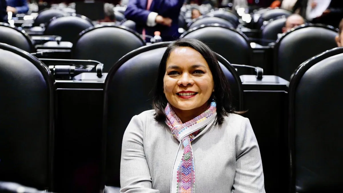 Beatriz Mojica escucha a escuelas y anuncia apoyos para Tierra Caliente