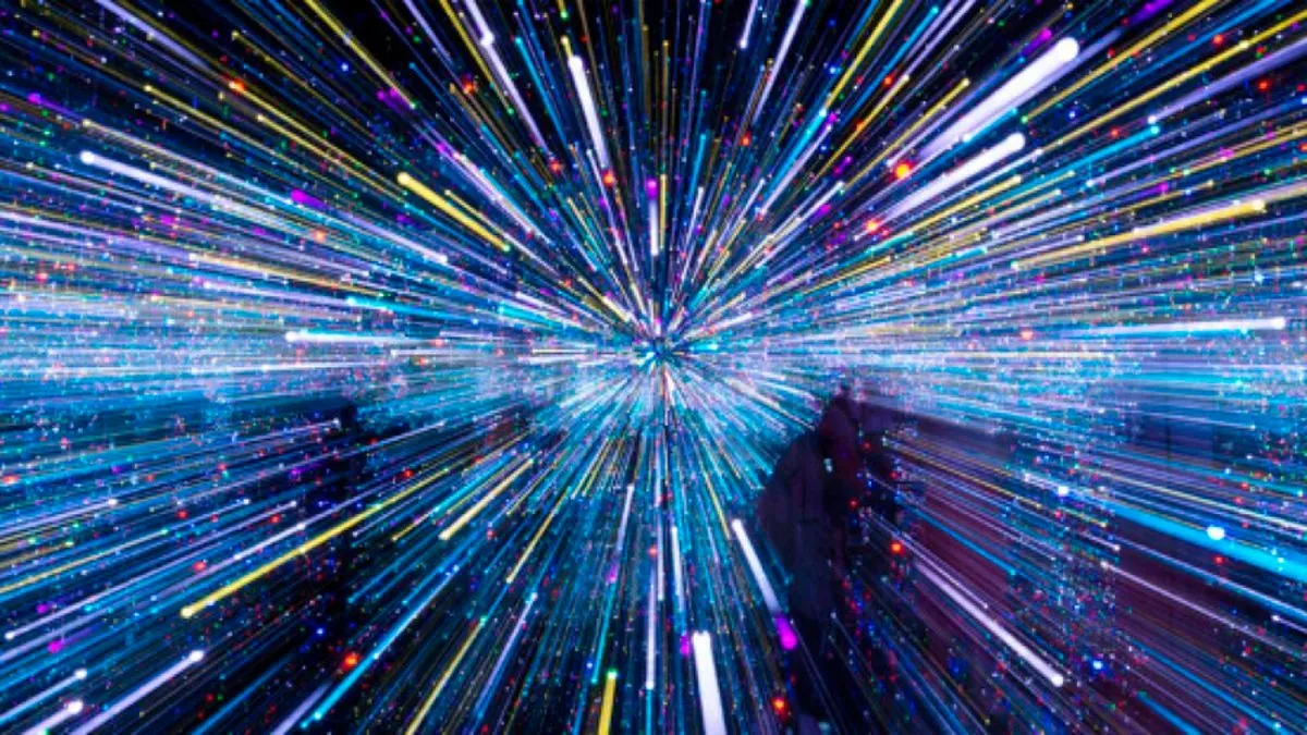 Experimento muestra cómo se vería un objeto a velocidad de la luz