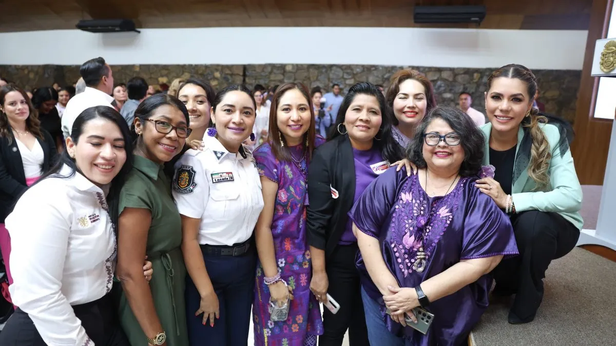 Eveyn Salgado llama a unidad de mujeres en congreso estatal de género en Guerrero